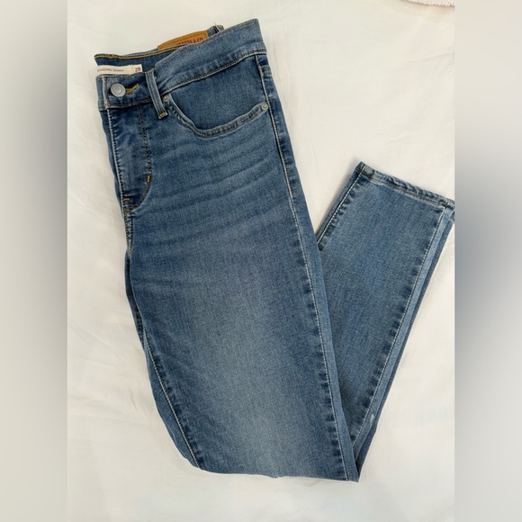 Levi's Women’s 311 Shaping Skinny Jeans Size 28 - Picture 1 of 4
